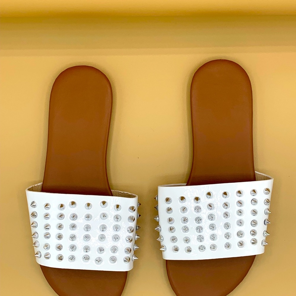 Women spike sandals